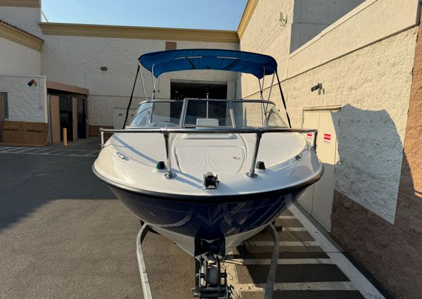 Bayliner 212 image