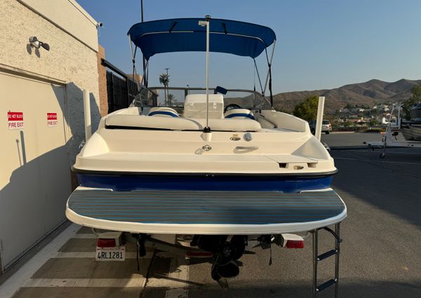 Bayliner 212 image