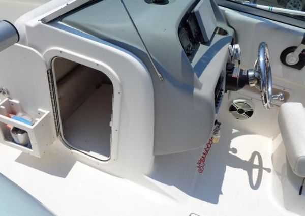 Robalo R227-DUAL-CONSOLE image