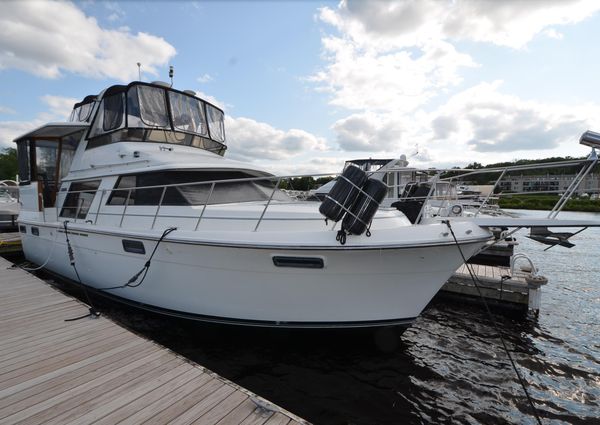 Carver 4207-AFT-CABIN-MOTORYACHT image