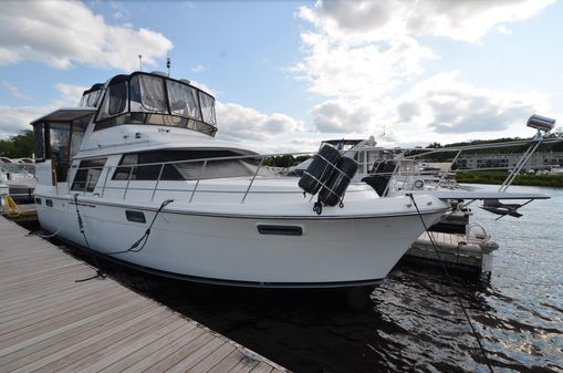 Carver 4207-AFT-CABIN-MOTORYACHT image