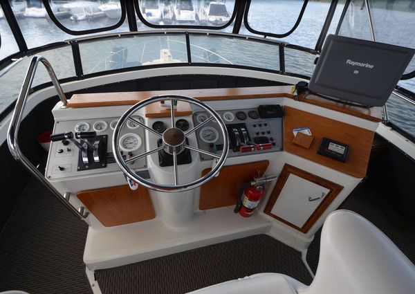 Carver 4207-AFT-CABIN-MOTORYACHT image