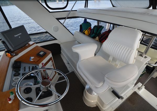 Carver 4207-AFT-CABIN-MOTORYACHT image