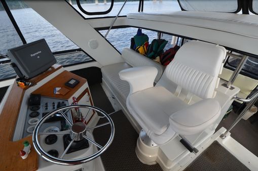 Carver 4207-AFT-CABIN-MOTORYACHT image