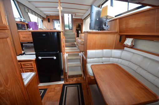 Carver 4207-AFT-CABIN-MOTORYACHT image