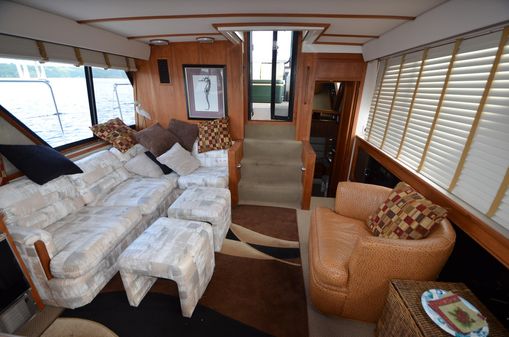 Carver 4207-AFT-CABIN-MOTORYACHT image