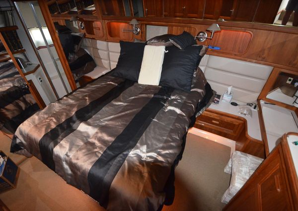 Carver 4207-AFT-CABIN-MOTORYACHT image