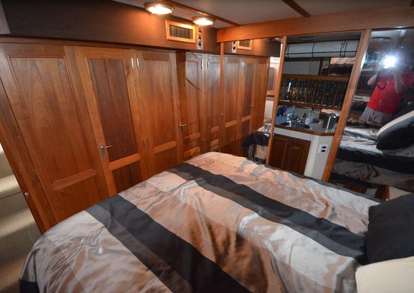 Carver 4207-AFT-CABIN-MOTORYACHT image