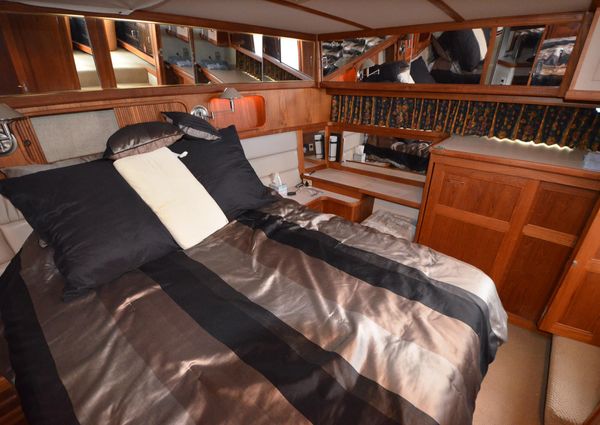 Carver 4207-AFT-CABIN-MOTORYACHT image