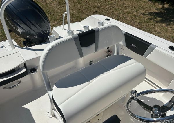 Robalo R200-CENTER-CONSOLE image