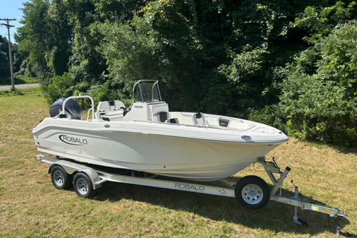 Robalo R200-CENTER-CONSOLE image