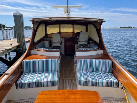 Hinckley Talaria 40 image