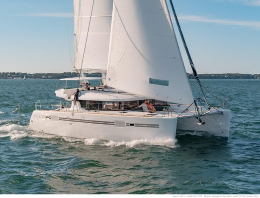 Lagoon 450S - main image