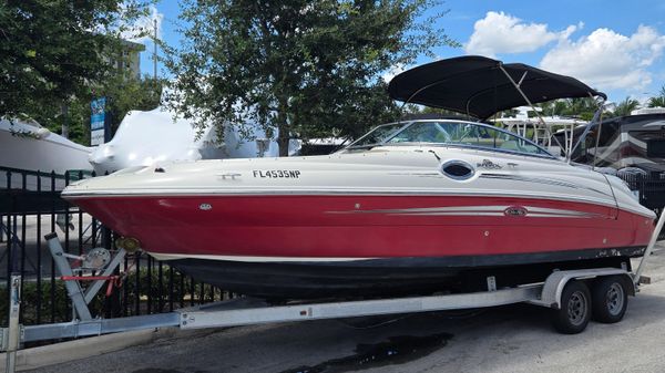 Sea Ray 240 Sundeck 