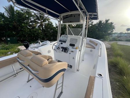 Sea Pro 270 Center Console image