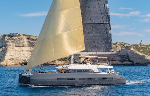 2024 Lagoon SEVENTY 7
