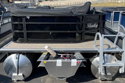 Bentley Pontoons 220 Cruise image