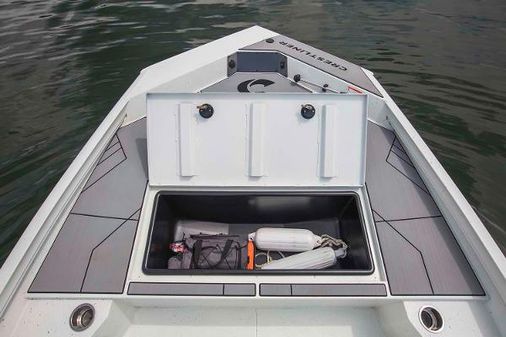 Crestliner 1800-BAY image