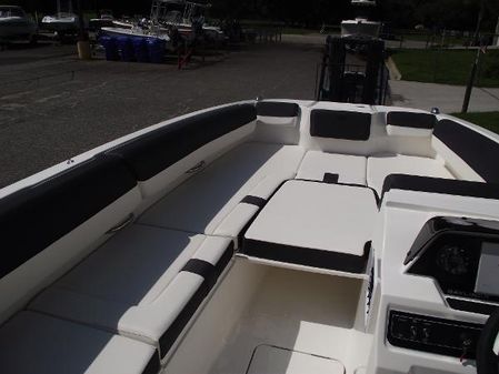 Bayliner DX2000 image