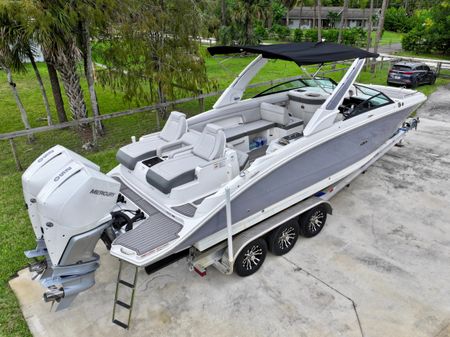 Sea Ray SDX 290 Outboard image