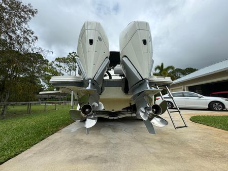 Sea Ray SDX 290 Outboard image