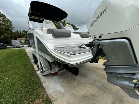 Sea Ray SDX 290 Outboard image