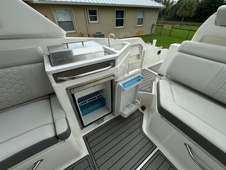 Sea Ray SDX 290 Outboard image