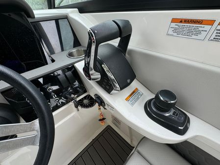 Sea Ray SDX 290 Outboard image