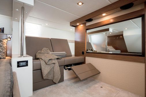 Cruisers Yachts 45 Cantius image