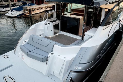 Cruisers Yachts 45 Cantius image