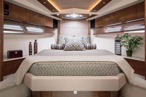 Cruisers Yachts 45 Cantius image