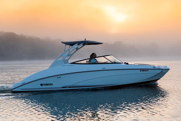 Yamaha Boats 242 Limited S - main image