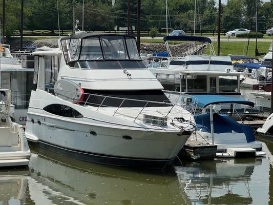 Carver 396 Motoryacht - main image