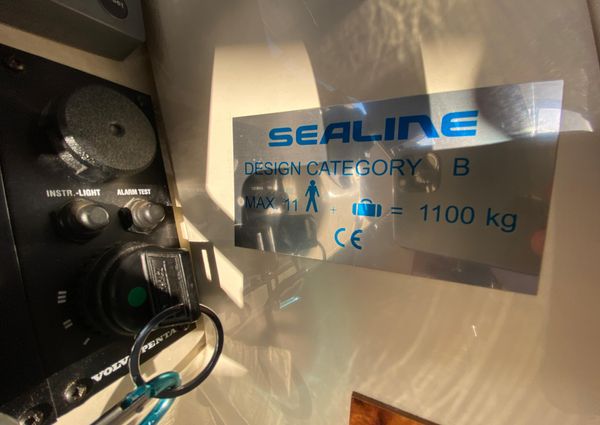 Sealine F37 image