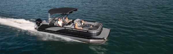 Bennington 25 BOWRIDER FASTBACK 