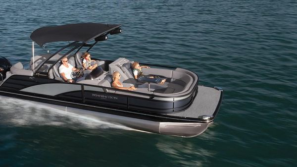 Bennington 25 BOWRIDER FASTBACK 