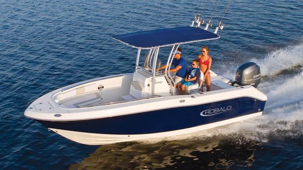 Robalo R200 Center Console