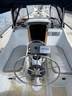 Hunter 36 image