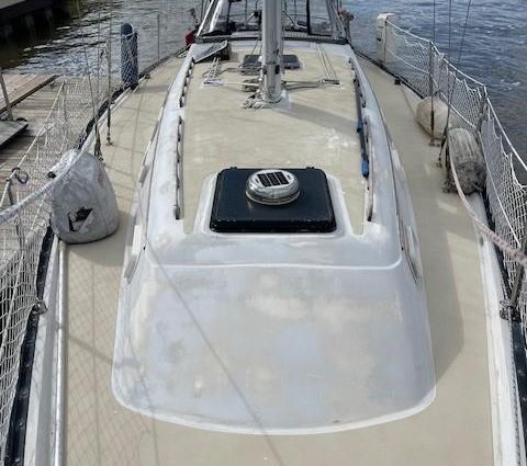 Hunter 36 image