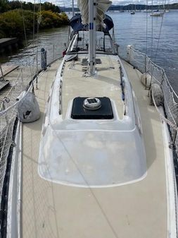 Hunter 36 image