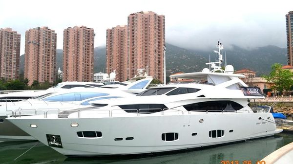 Sunseeker 30M Yacht