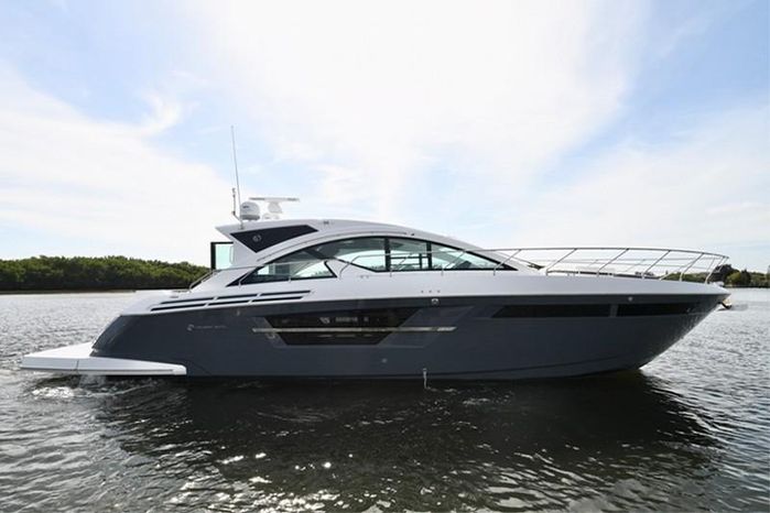 2018 Cruisers Yachts 2018 Cruisers Yachts