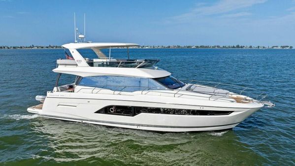 Prestige 630 Flybridge image