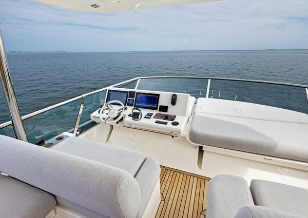 Prestige 630 Flybridge image