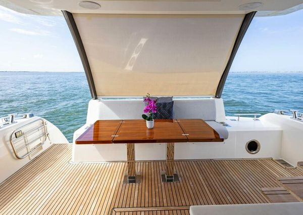 Prestige 630 Flybridge image