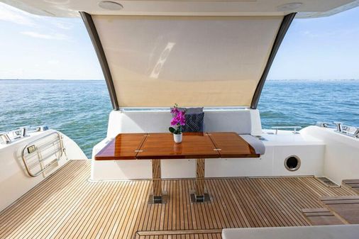 Prestige 630 Flybridge image