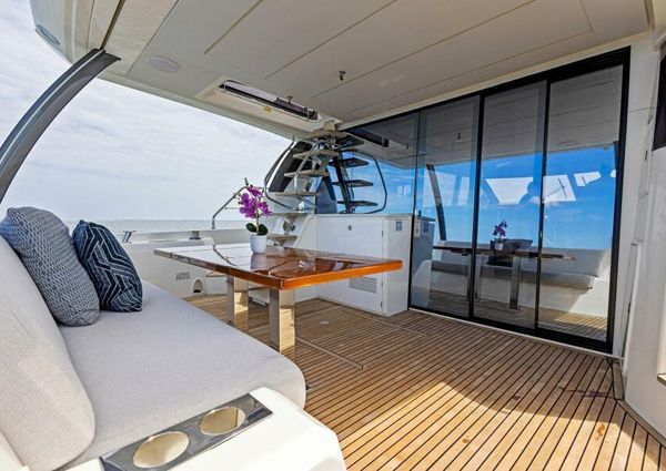 Prestige 630 Flybridge image