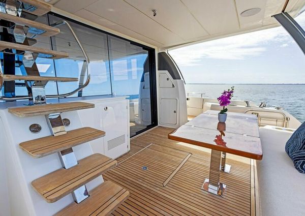 Prestige 630 Flybridge image