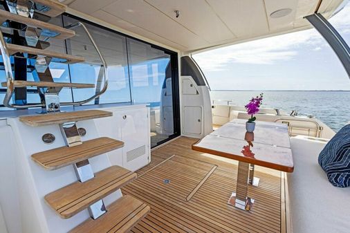 Prestige 630 Flybridge image