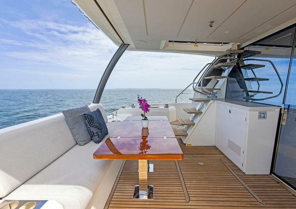 Prestige 630 Flybridge image